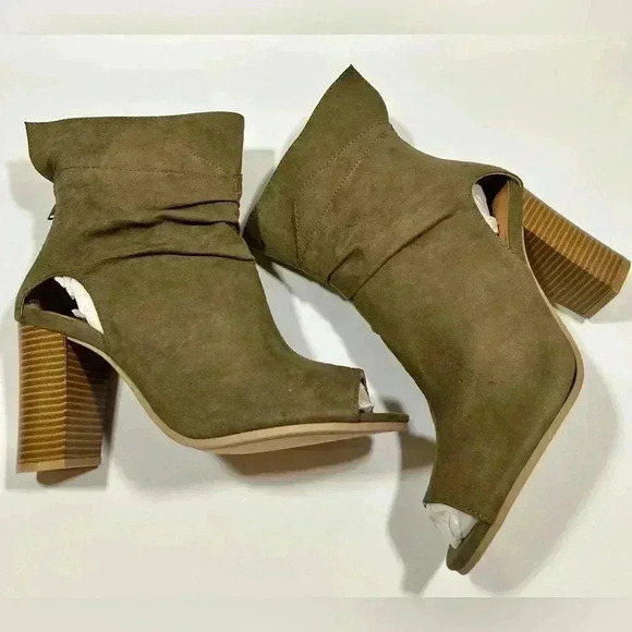 NIB!Qupid-Suede Khaki/Army Green Suede Back Zipper Peak a Boo Toe & Sides SZ 9 - Picture 2 of 11